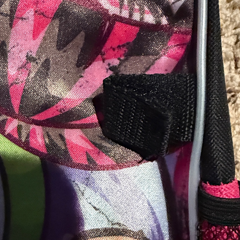 Monster High girls backpack with Velcro on front that hangs matching lunchbox - Picture 7 of 9